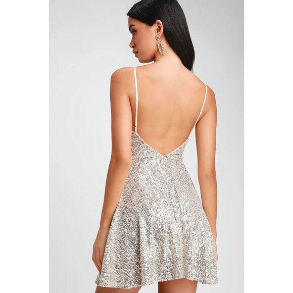 Stunning Sparkles Lulus Silver Sequin Backless Skater Dress Small Mini - Picture 2 of 11